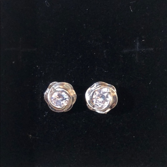 Flower Floral CZ Silver Stud Earrings Women Small Modern Minimalist Work Casual - Picture 5 of 6